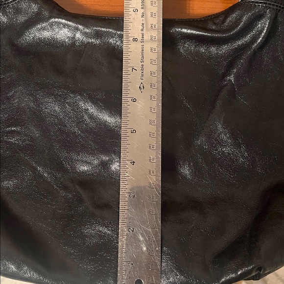 Hobo International Black Leather Shoulder Bag - Picture 13 of 14